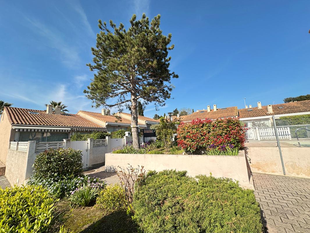 SANARY-SUR-MER VILLA CLUB EXCLUSIVE SANARY-SUR-MER : Terrasse, Piscine, Plage 5 min 9