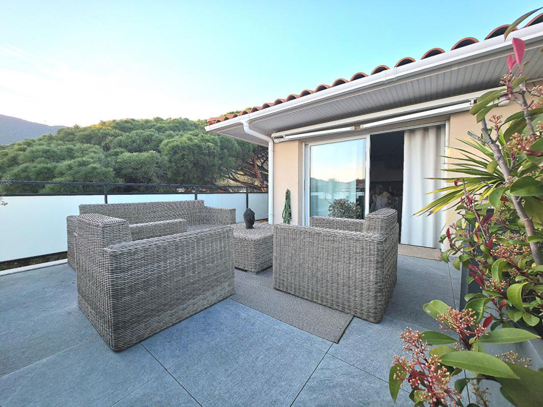 CAVALAIRE-SUR-MER EXCEPTIONNEL T4 DERNIER ÉTAGE AVEC TERRASSE PANORAMIQUE & DOUBLE GARAGE A 679000 EUR 1