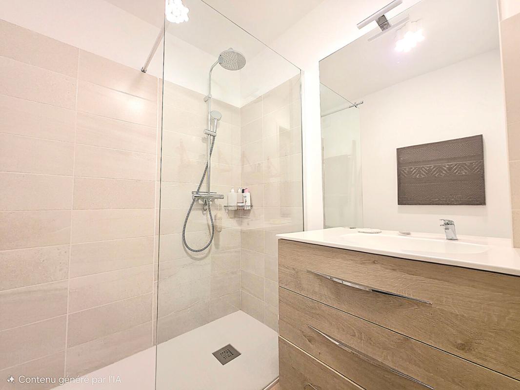 CAVALAIRE-SUR-MER EXCEPTIONNEL T4 DERNIER ÉTAGE AVEC TERRASSE PANORAMIQUE & DOUBLE GARAGE A 679000 EUR 8