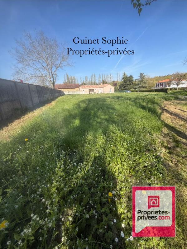 SAINTE-HERMINE Terrain Sainte Hermine 858 m2 1