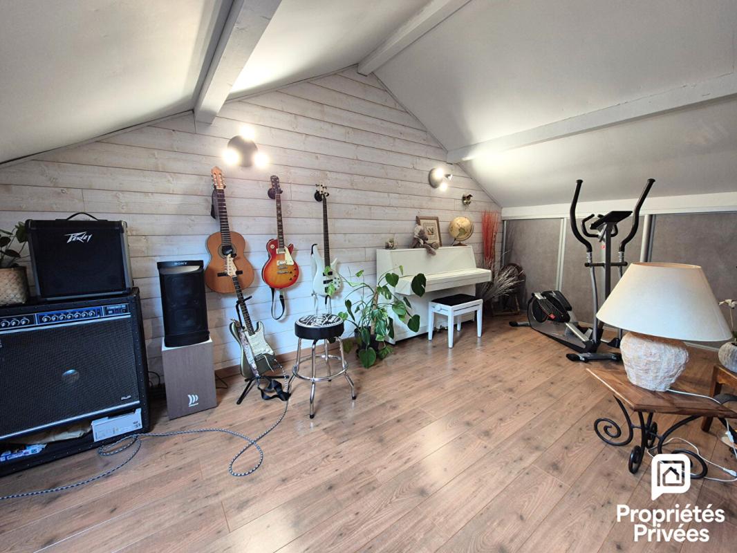 COLLONGES Maison 150m2 - 4 chambres - Sous-sol complet - Piscine 13