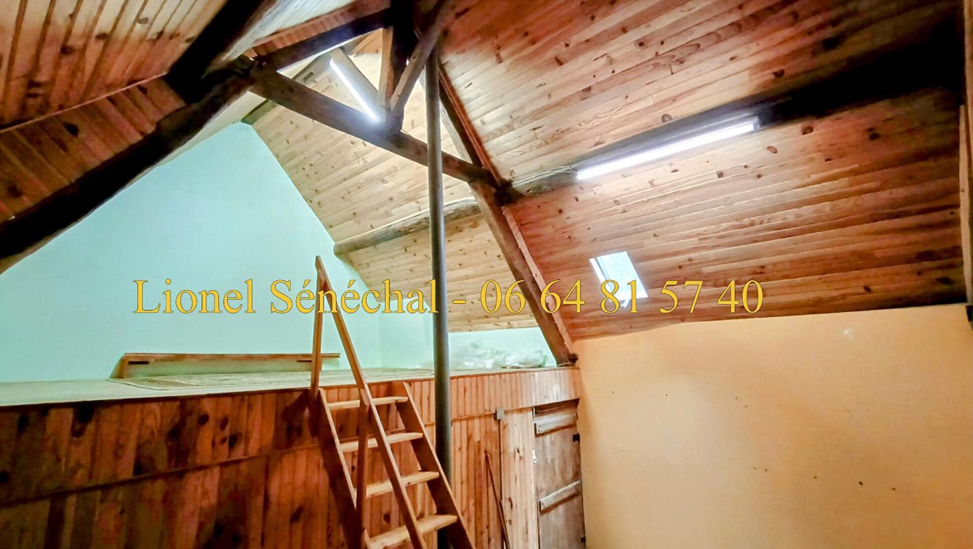 BEAUMONT-SUR-SARTHE Maison de ville atypique avec ses superbes façades extérieures en pierre de 118 m2 habitables (160 m2 au sol) 13