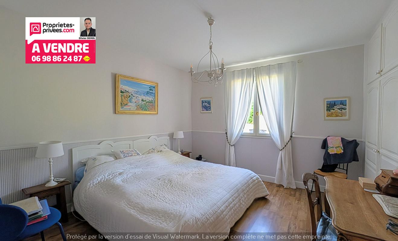 MONTAUROUX ELEGANTE VILLA DE PLAIN-PIED ET DE 4 CHAMBRES. 150 m² .Calme et résidentiel ! 15