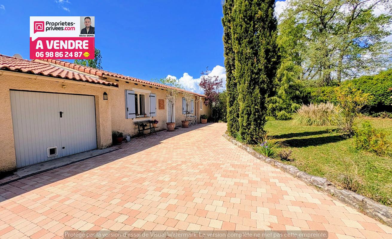 MONTAUROUX ELEGANTE VILLA DE PLAIN-PIED ET DE 4 CHAMBRES. 150 m² .Calme et résidentiel ! 16
