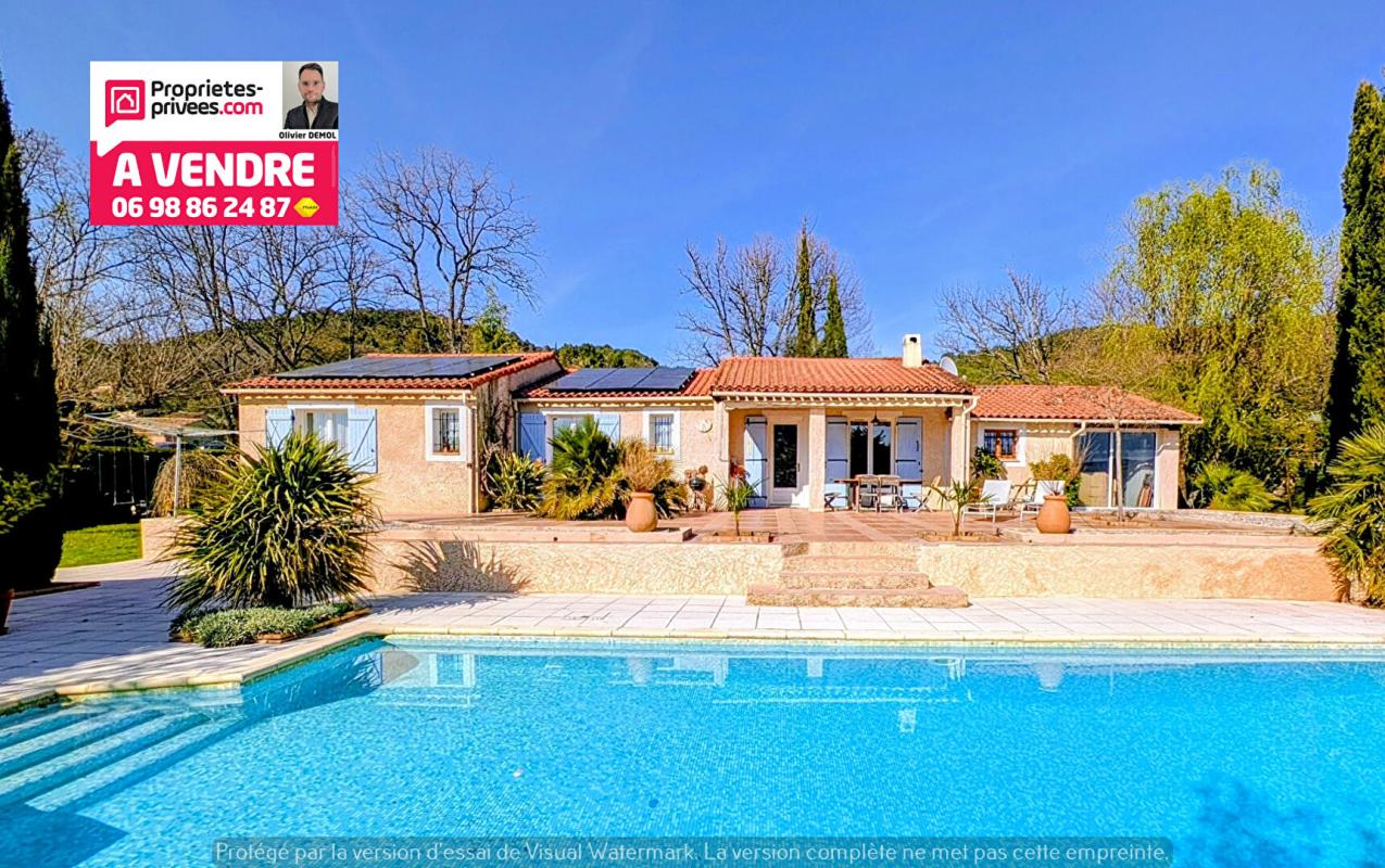 TOURRETTES ELEGANTE VILLA DE PLAIN-PIED ET DE 4 CHAMBRES. 150 m² .Calme et résidentiel ! 4