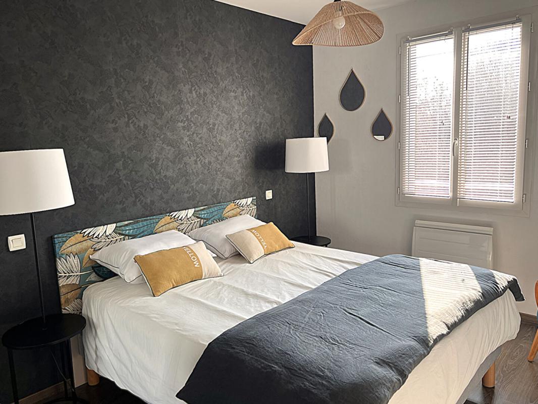 FLEURIEUX-SUR-L'ARBRESLE FLEURIEUX SUR L'ARBRESLE. Villa 195 m2 -5 chambres- sur terrain 1656 m2 avec dépendances et piscine 12