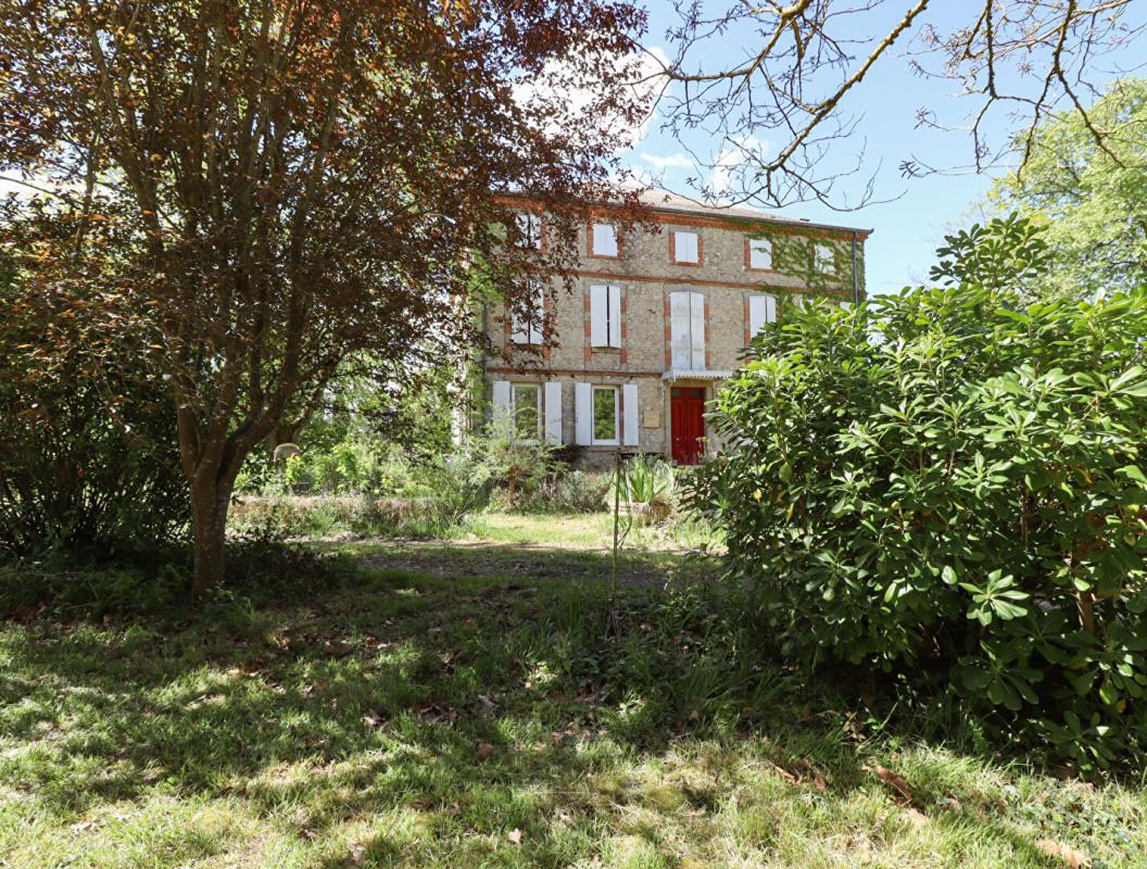 GRAULHET Superbe maison de maître - 284 m² habitables - Parc arboré de 3 800 m² 1