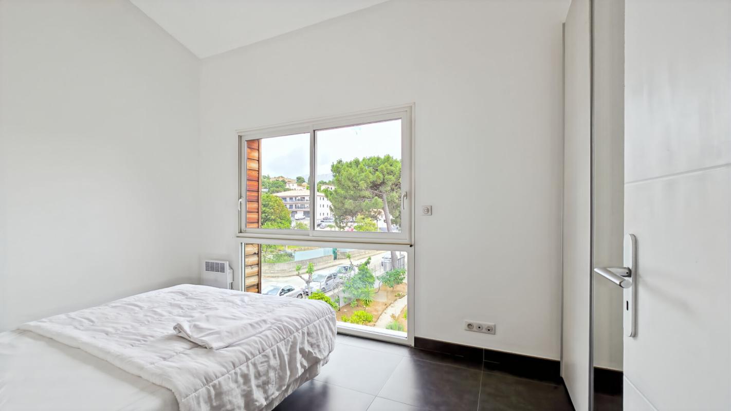 PROPRIANO PROPRIANO, appartement de standing de type 4 de 112 m2 terrasse vue mer 2 places de parking 8