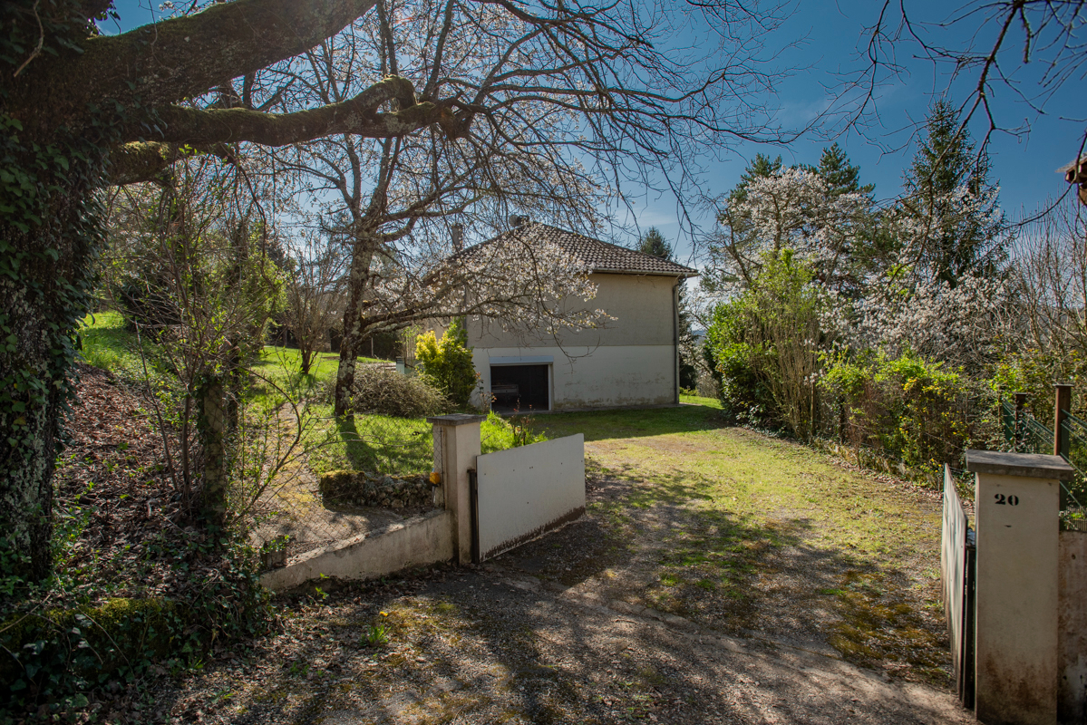 COUZE-ET-SAINT-FRONT Maison 5 pièce(s) 98 m2 plein pied, 3ch, grande sous sol, jardin 1977M2 15