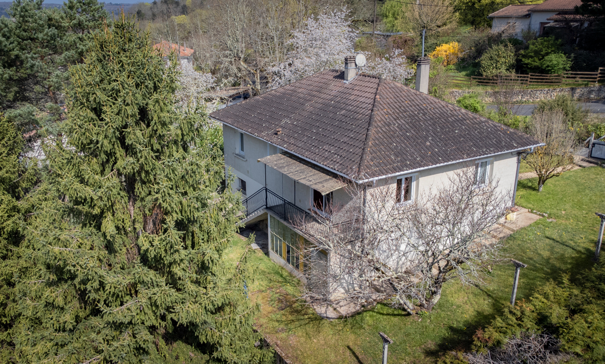 COUZE-ET-SAINT-FRONT Maison 5 pièce(s) 98 m2 plein pied, 3ch, grande sous sol, jardin 1977M2 17