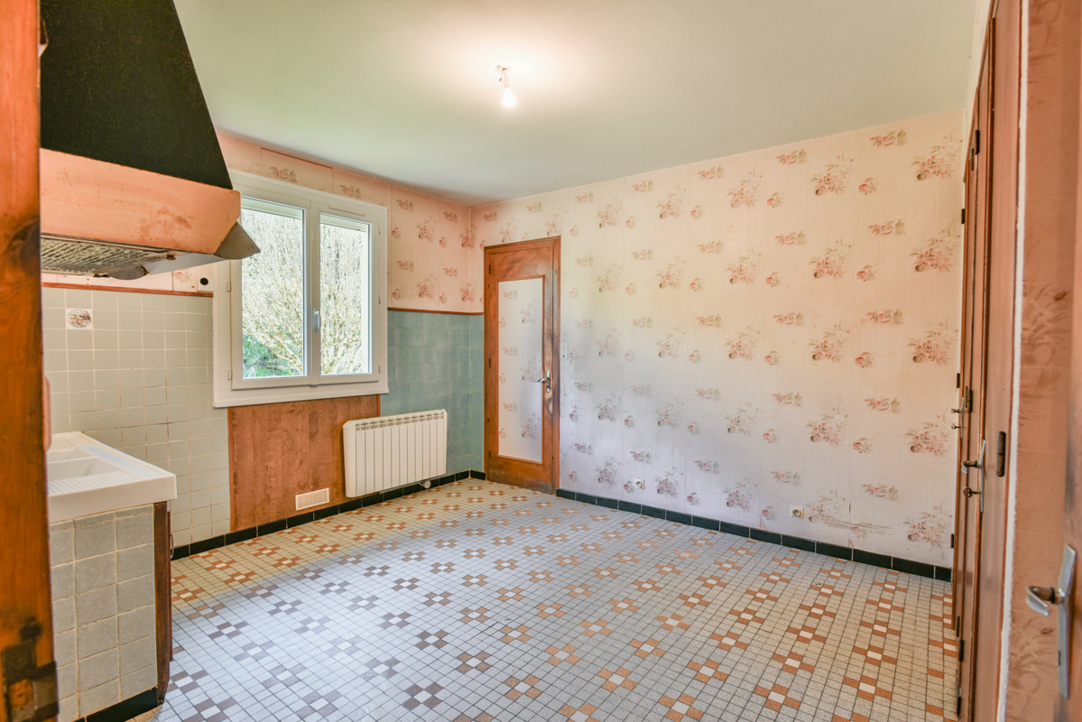 COUZE-ET-SAINT-FRONT Maison 5 pièce(s) 98 m2 plein pied, 3ch, grande sous sol, jardin 1977M2 5