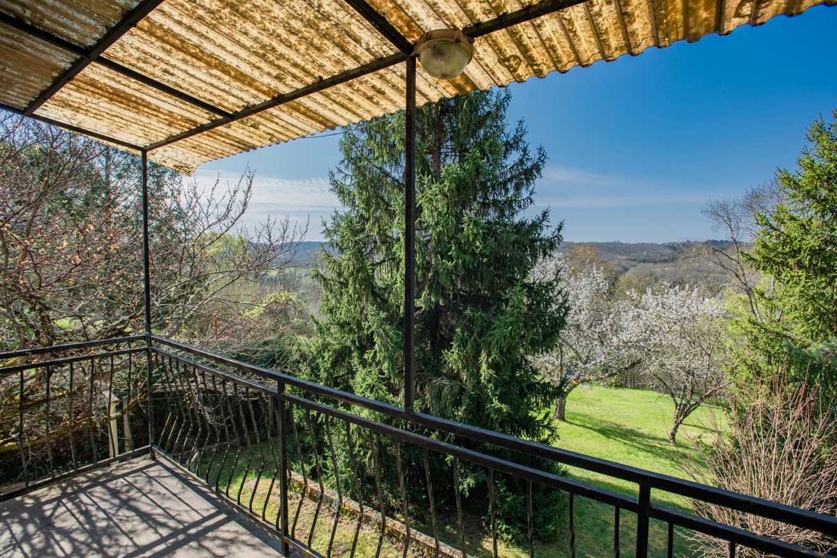 COUZE-ET-SAINT-FRONT Maison 5 pièce(s) 98 m2 plein pied, 3ch, grande sous sol, jardin 1977M2 8