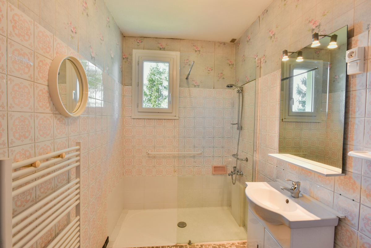 COUZE-ET-SAINT-FRONT Maison 5 pièce(s) 98 m2 plein pied, 3ch, grande sous sol, jardin 1977M2 9