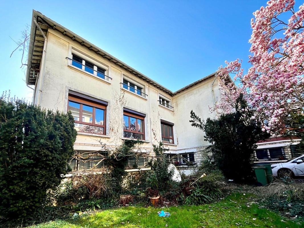 CHATILLON Bâtiment à réhabiliter de 470m2- Châtillon centre 1