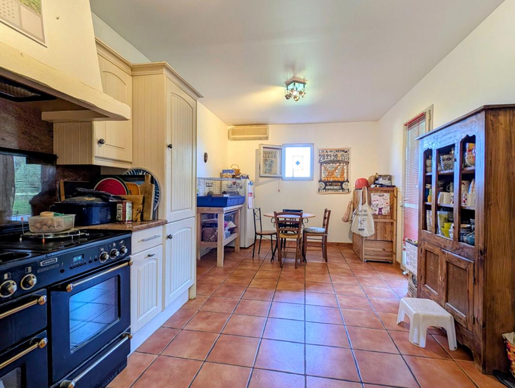 SAINT-ELIX-LE-CHATEAU Maison St-Elix-Le-Château 6 pièces165 m2 sur terrain de 1,5 hectare 9