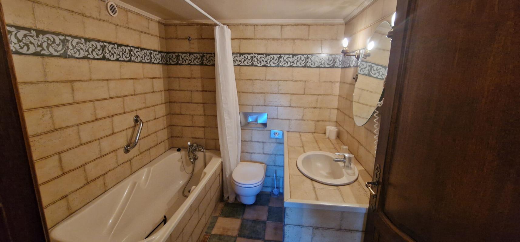 LE BARROUX Maison 186m² ? 9 chambres ? Fort potentiel au pied du Mont Ventoux 11