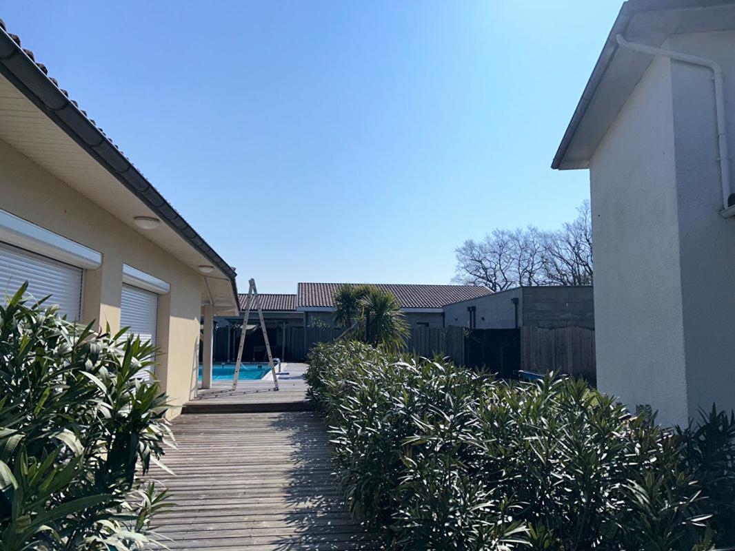 SAINT-SULPICE-ET-CAMEYRAC Maison d'exception à Saint Sulpice Et Cameyrac 3