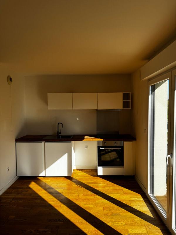 LENS T3 de 67 m² avec balcon, parking et équipements modernes 4