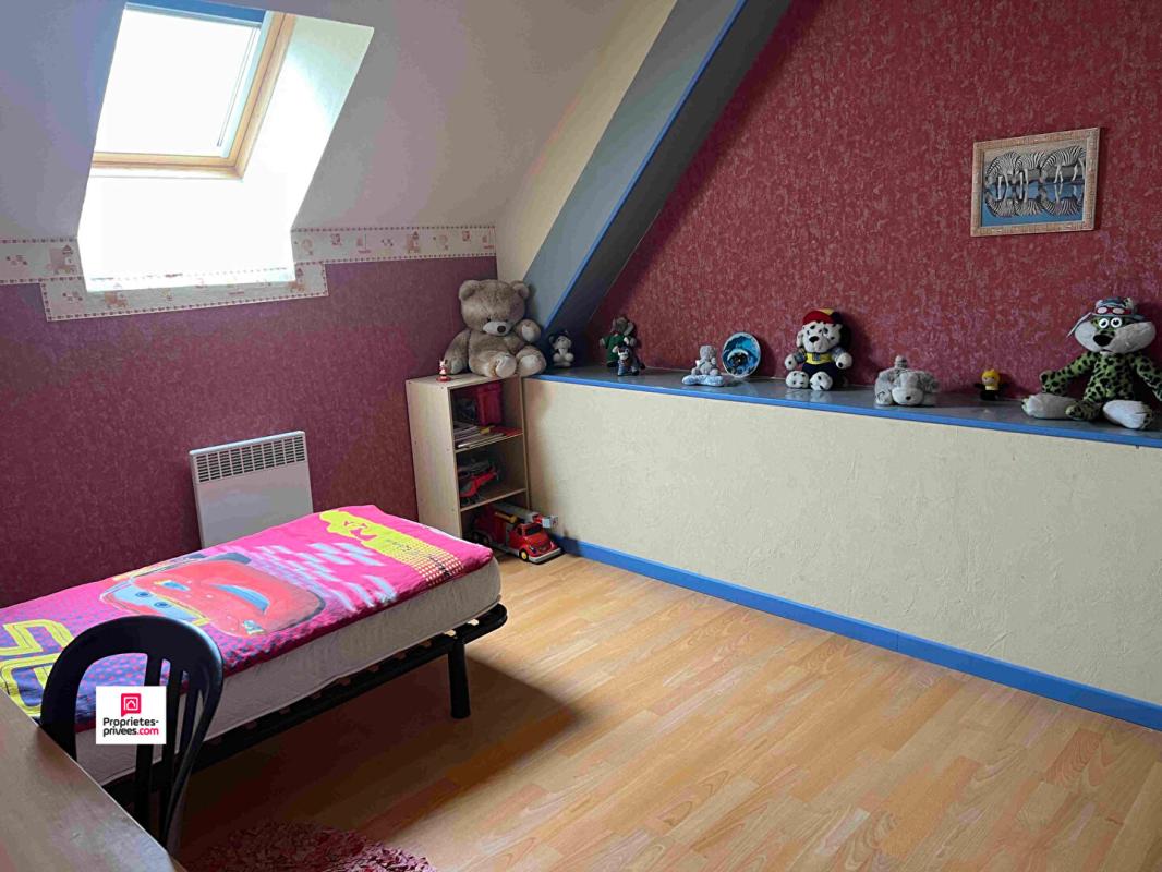 NEAUPHE-SOUS-ESSAI Proche de SEES L'EVECHE (61500)  PROPRIETE , 9 pièce(s)  220 m2 environ, 5 chambres, PRIX  218 000, honoraires 6,34% inclus à la charge de l'acquéreur, soit  205 000 hors honoraires 12