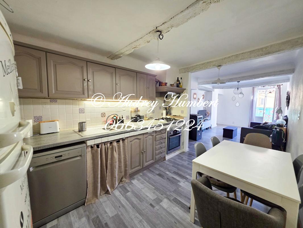 LA TOUR-D'AIGUES LUBERON, La bastide des JOURDANS, Maison de village avec balcon, atelier ? charme et authenticité au coeur du Luberon 3