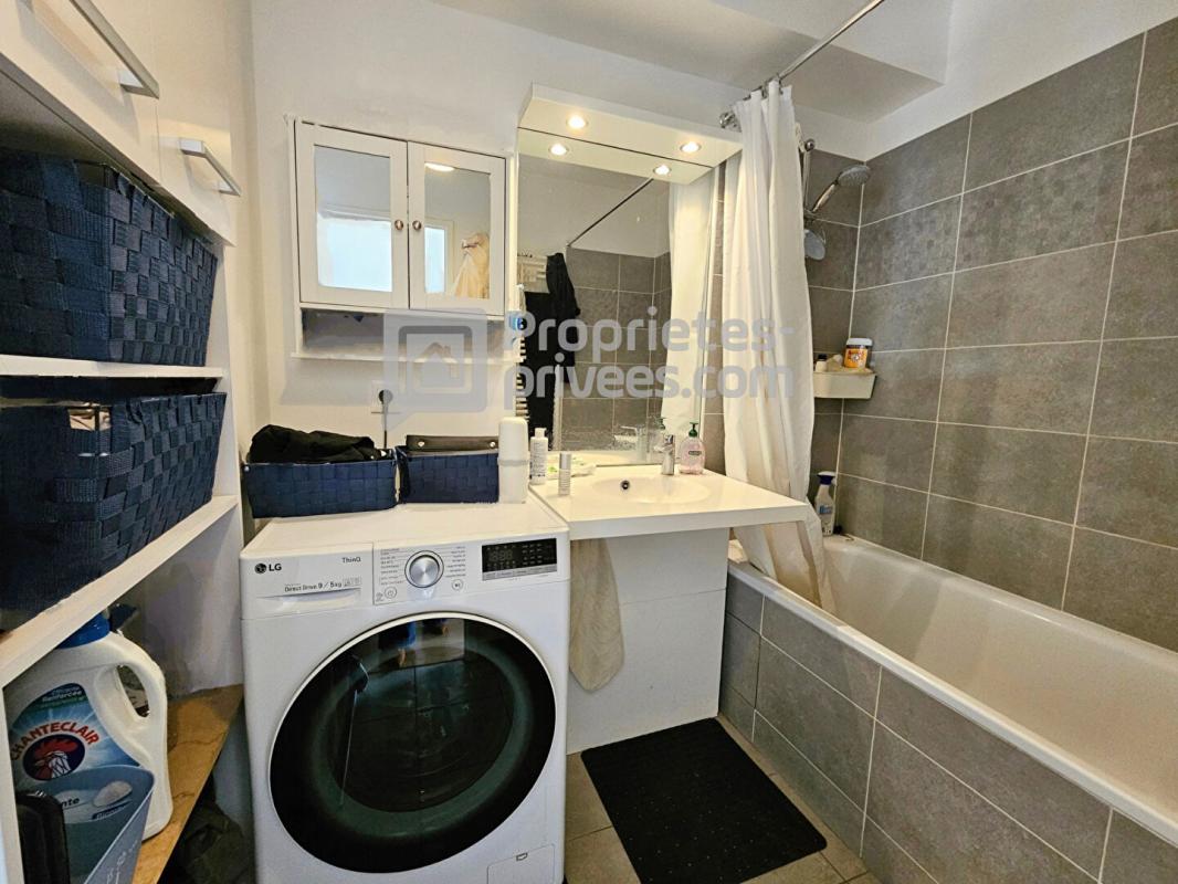 NOISY-LE-SEC Appartement 3 pièces de 68 m², Noisy-le-Sec Centre avec terrasse, balcon et parking! 6