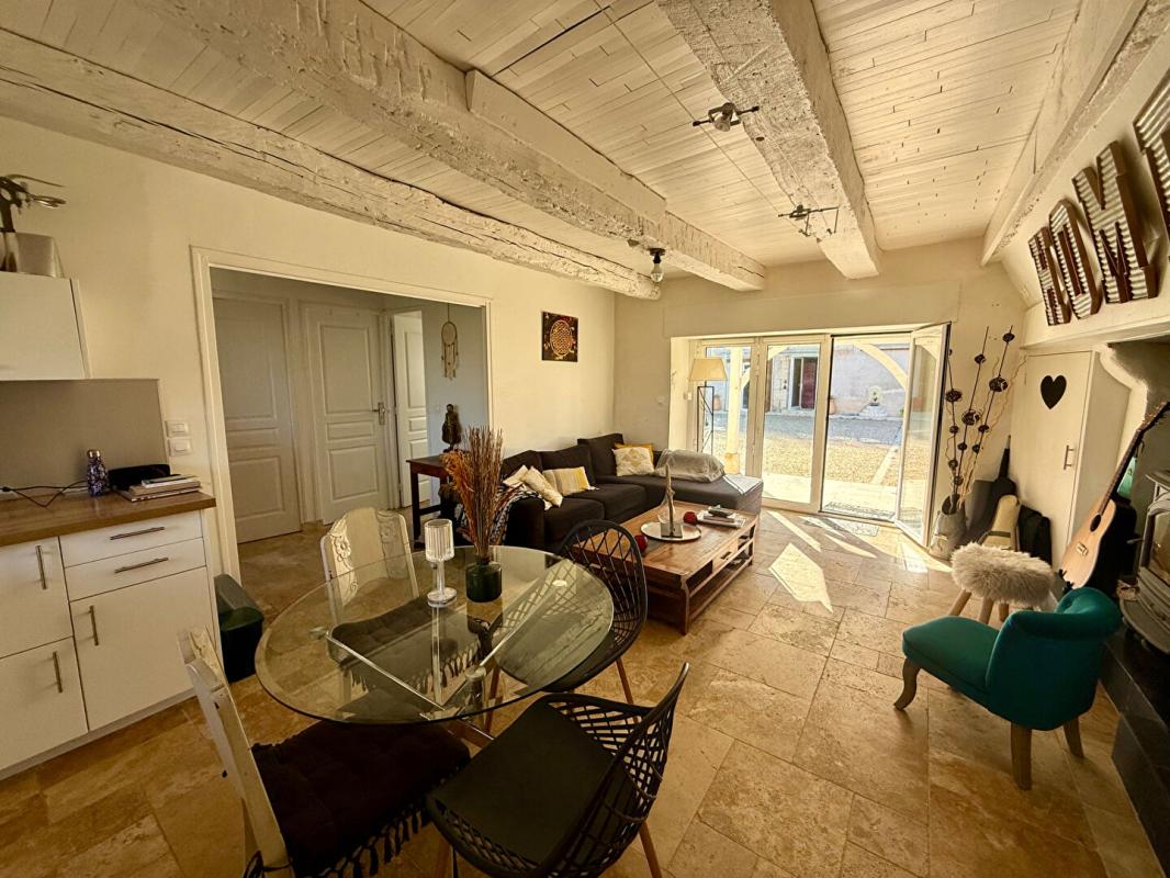 MONTREM Ensemble immobilier rénové avec prestations de qualité - Cadre naturel et potentiel professionnel 11