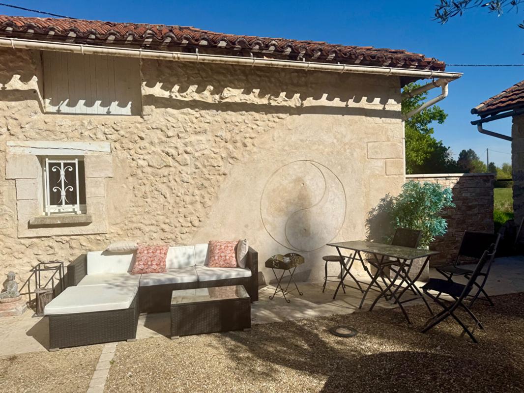 MONTREM Ensemble immobilier rénové avec prestations de qualité - Cadre naturel et potentiel professionnel 5