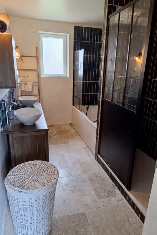 MONTREM Ensemble immobilier rénové avec prestations de qualité - Cadre naturel et potentiel professionnel 9