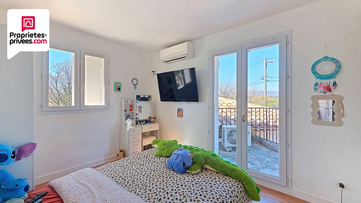 SAINT-CEZAIRE-SUR-SIAGNE VILLA 5 PIECES  143 m2 AVEC PISCINE , GRAND GARAGE SUR TERRAIN PLAT DE 1500 M2 13