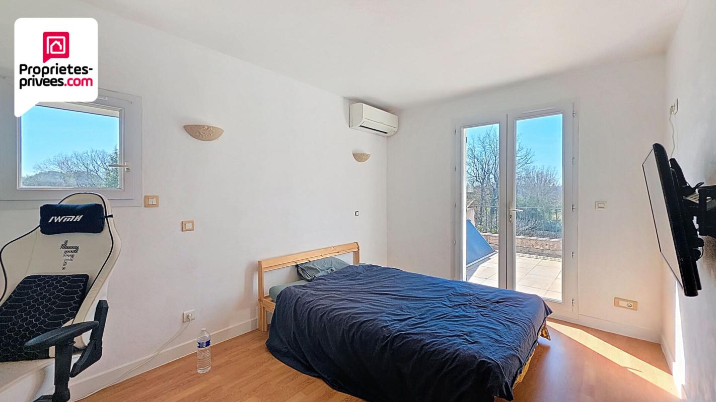 SAINT-CEZAIRE-SUR-SIAGNE VILLA 5 PIECES  143 m2 AVEC PISCINE , GRAND GARAGE SUR TERRAIN PLAT DE 1500 M2 15