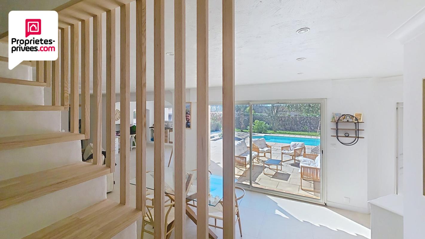 SAINT-CEZAIRE-SUR-SIAGNE VILLA 5 PIECES  143 m2 AVEC PISCINE , GRAND GARAGE SUR TERRAIN PLAT DE 1500 M2 16