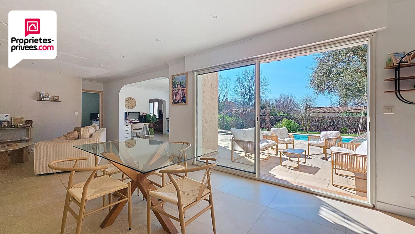 SAINT-CEZAIRE-SUR-SIAGNE VILLA 5 PIECES  143 m2 AVEC PISCINE , GRAND GARAGE SUR TERRAIN PLAT DE 1500 M2 6