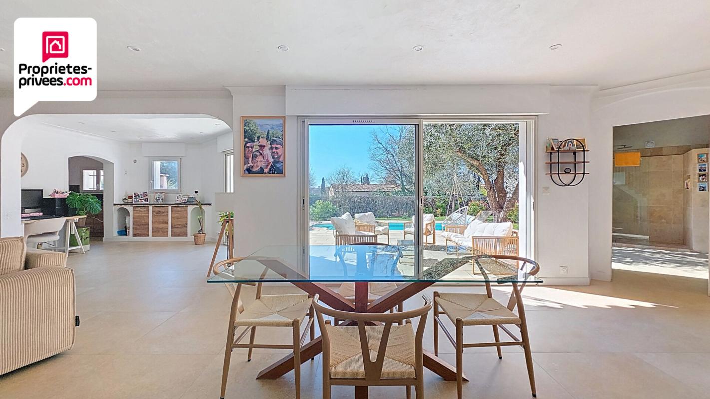 SAINT-CEZAIRE-SUR-SIAGNE VILLA 5 PIECES  143 m2 AVEC PISCINE , GRAND GARAGE SUR TERRAIN PLAT DE 1500 M2 8