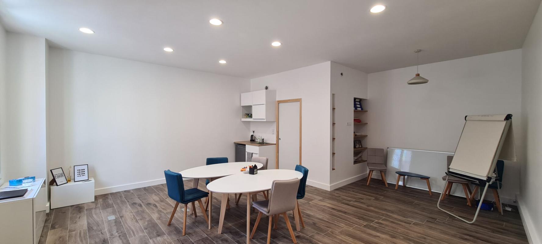 CLISSON Bureau (ou studio) Clisson (La Vallée) 1 P . SDE . 40.5 M² 1