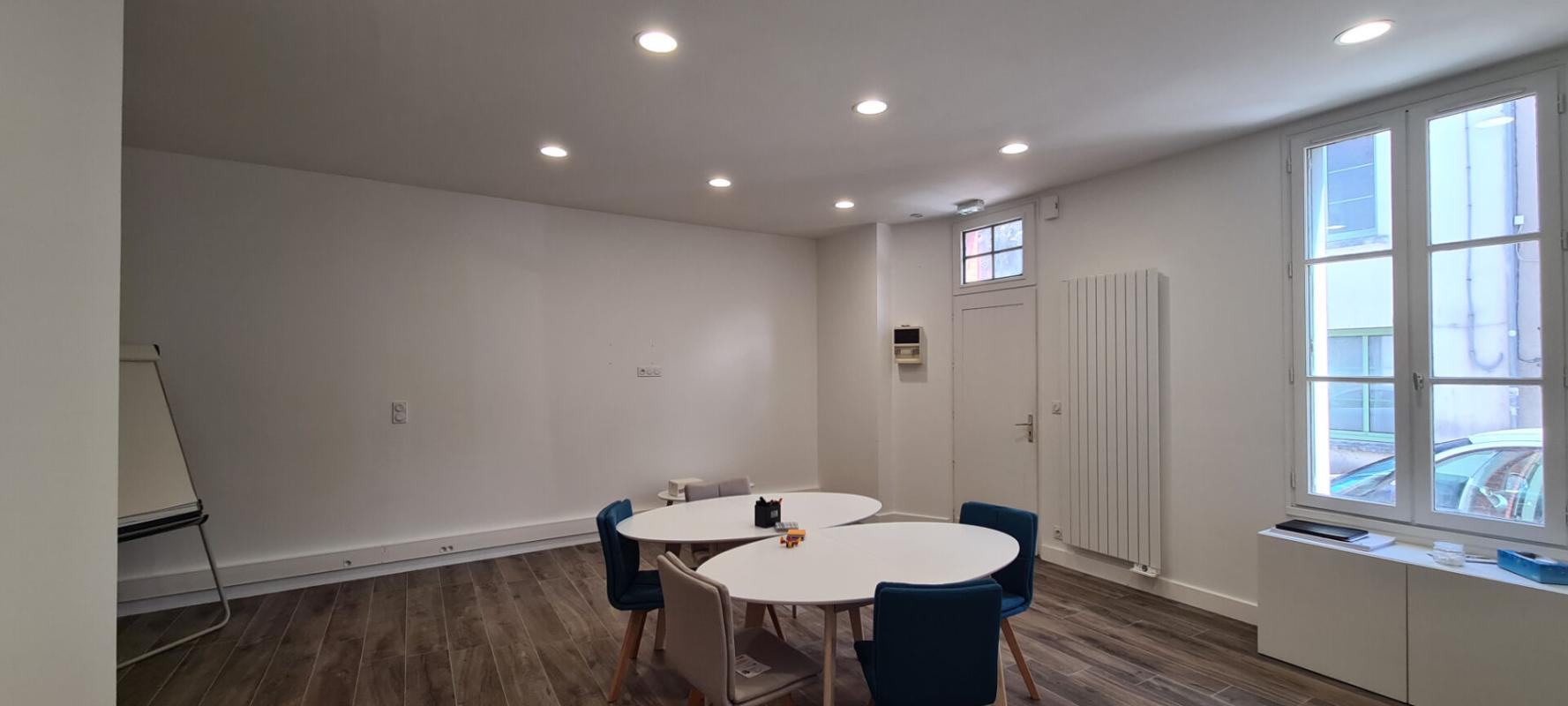 CLISSON Bureau (ou studio) Clisson (La Vallée) 1 P . SDE . 40.5 M² 4