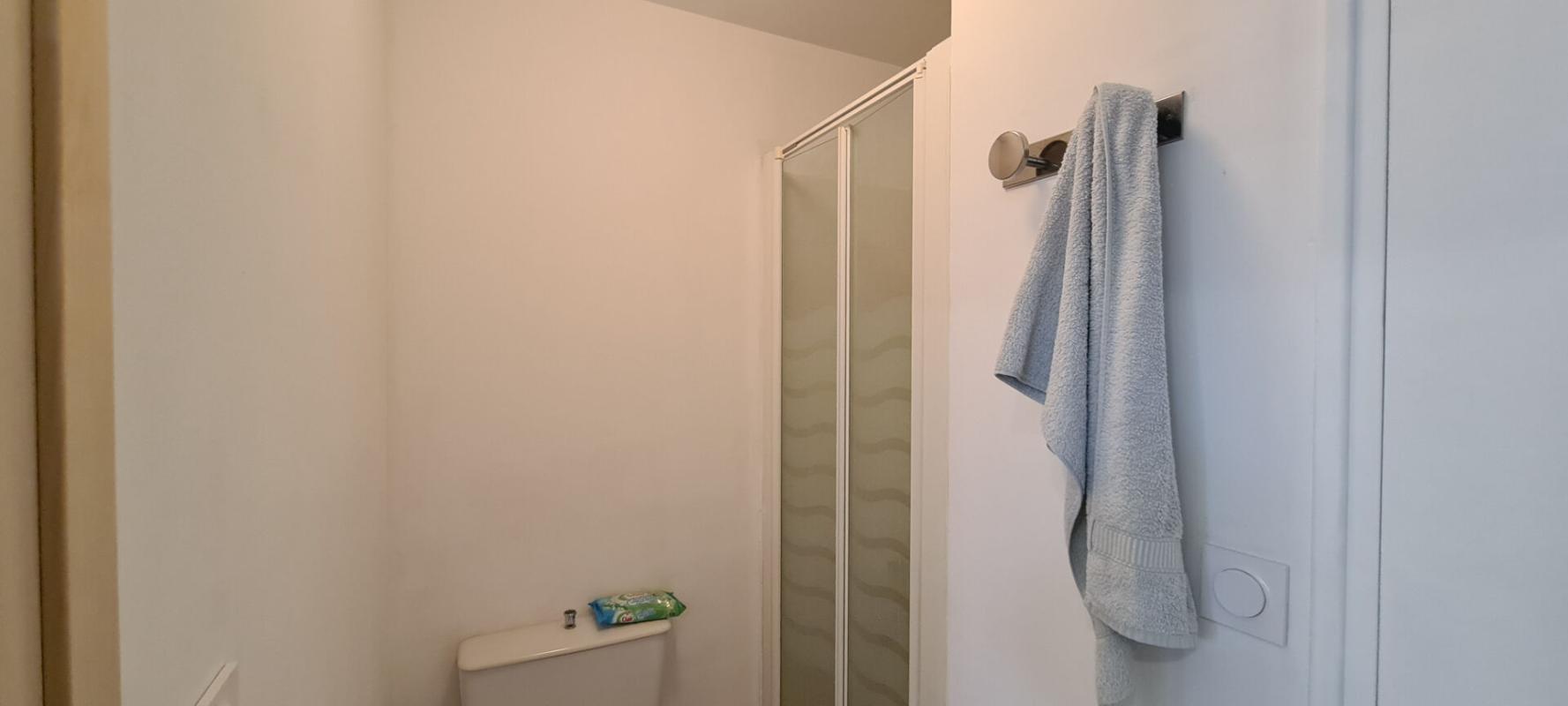 CLISSON Bureau (ou studio) Clisson (La Vallée) 1 P . SDE . 40.5 M² 9