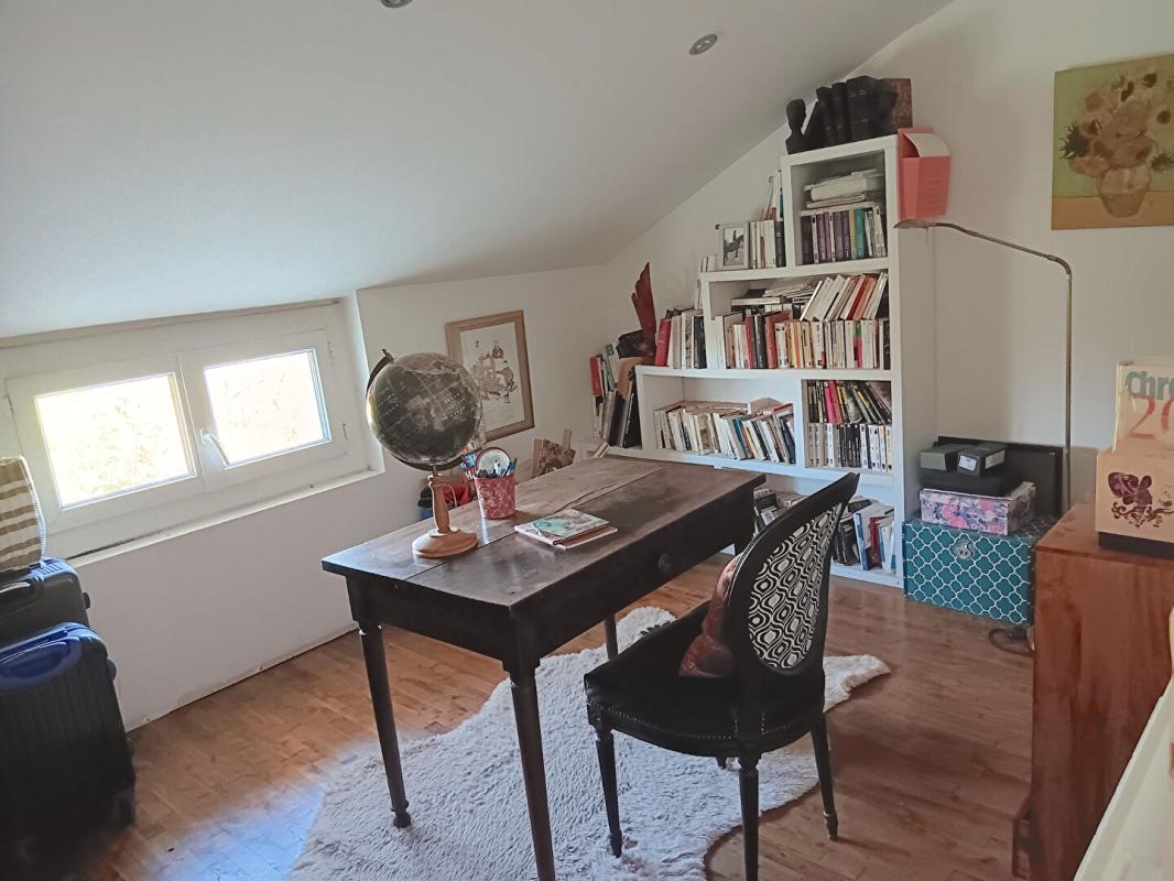 CAHORS Maison Cahors 46000 avec piscine et grad terrain, 150 m², 3 chambres 8