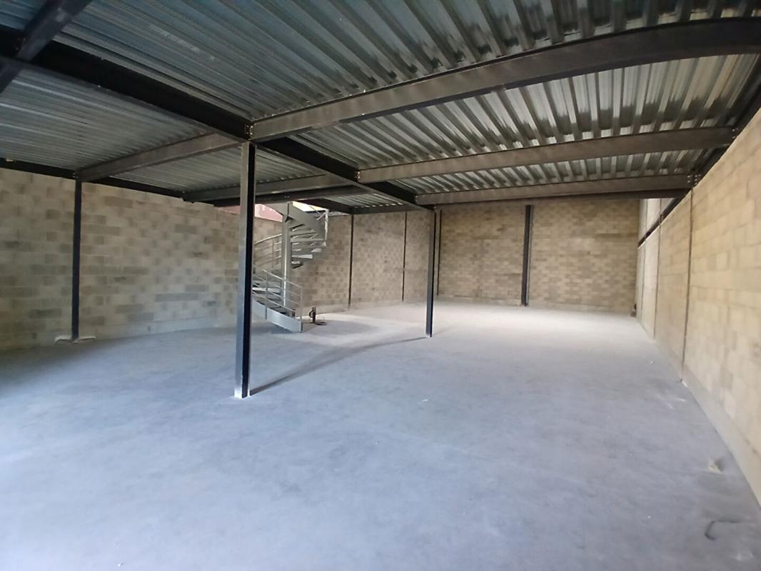 BEZIERS 34500 BEZIERS -  LOCAUX COMMERCIAUX, ZONE DE MERCORAN 5