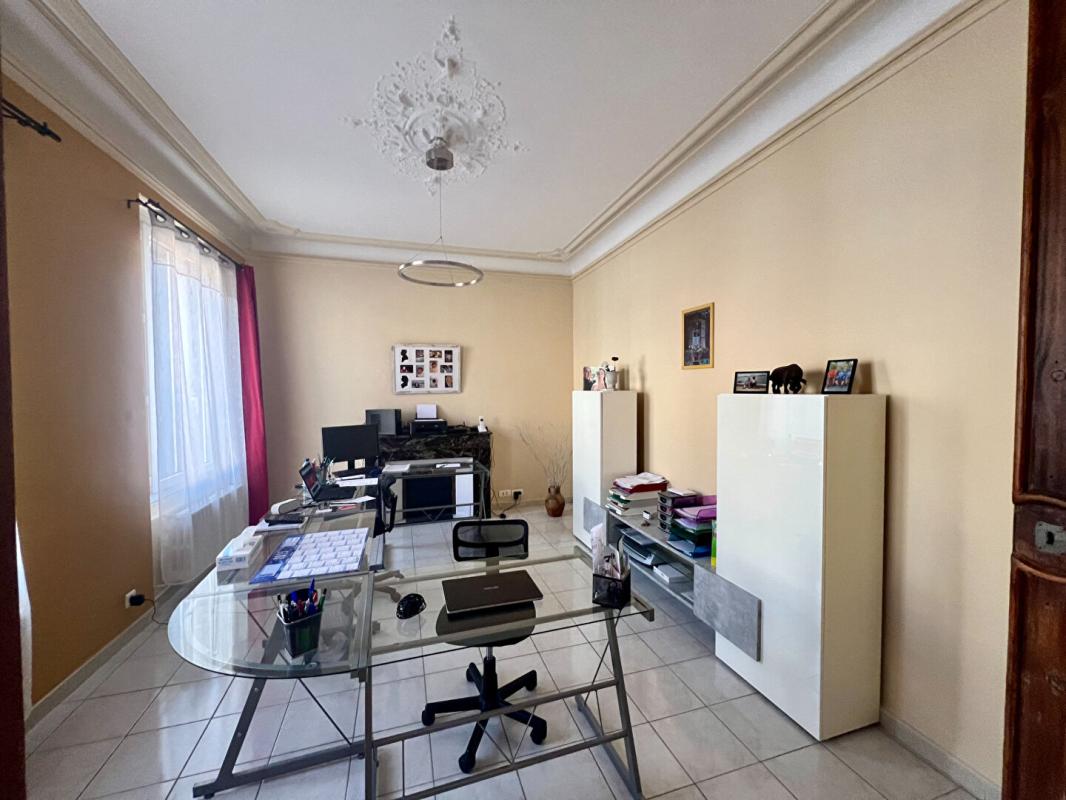 APT EXCEPTIONNEL :  IMMEUBLE  CENTRE VILLE - IDEAL PROFESSIONS LIBERALES 10