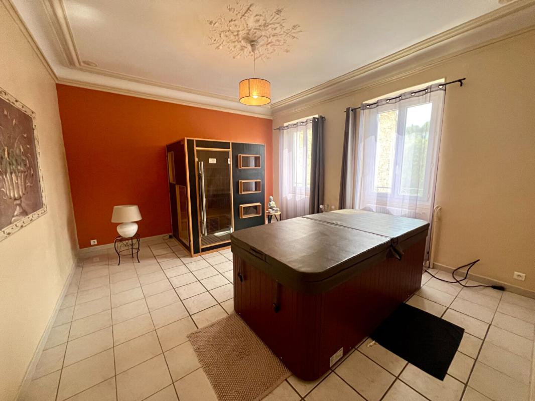 APT EXCEPTIONNEL :  IMMEUBLE  CENTRE VILLE - IDEAL PROFESSIONS LIBERALES 12