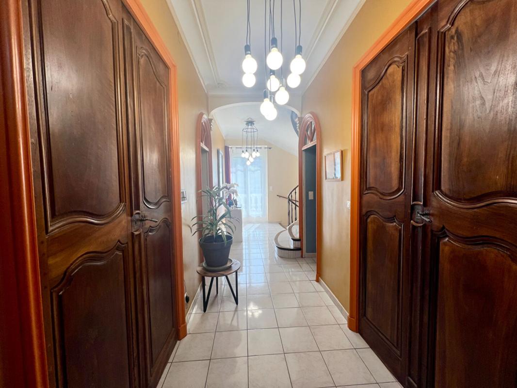 APT EXCEPTIONNEL :  IMMEUBLE  CENTRE VILLE - IDEAL PROFESSIONS LIBERALES 6