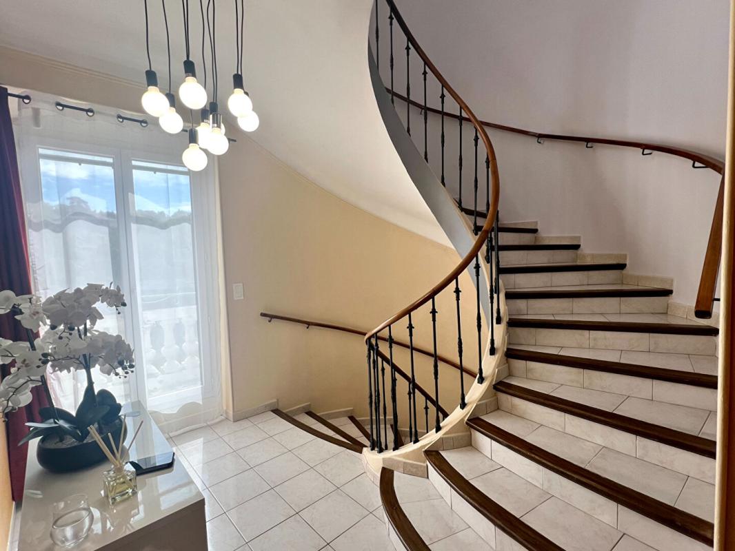 APT EXCEPTIONNEL :  IMMEUBLE  CENTRE VILLE - IDEAL PROFESSIONS LIBERALES 8