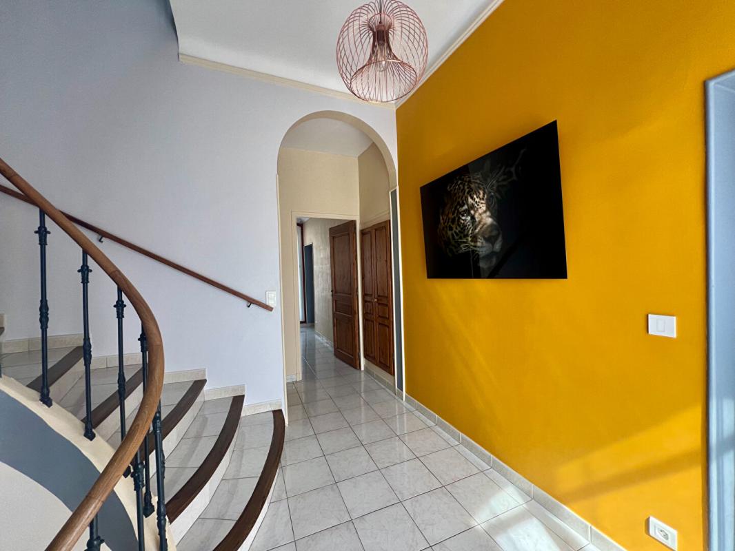 APT EXCEPTIONNEL :  IMMEUBLE  CENTRE VILLE - IDEAL PROFESSIONS LIBERALES 9