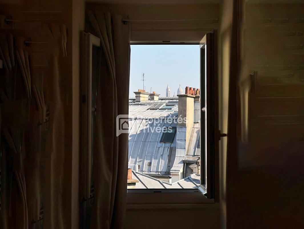 PARIS-8E-ARRONDISSEMENT 75008 Paris - COUP DE COEUR - Chambre de bonne - 8.13 m2 - 20m3 - VUE SACRÉ-COEUR 11