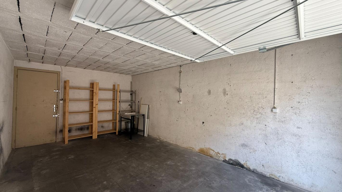 PERPIGNAN À VENDRE  Garage 20 m² avec point d'eau Quartier Saint-Assiscle, Perpignan 1