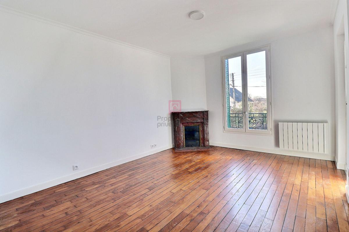 SAINTE-GENEVIEVE-DES-BOIS Maison Sainte Genevieve Des Bois 6 pièces 102 m² 10