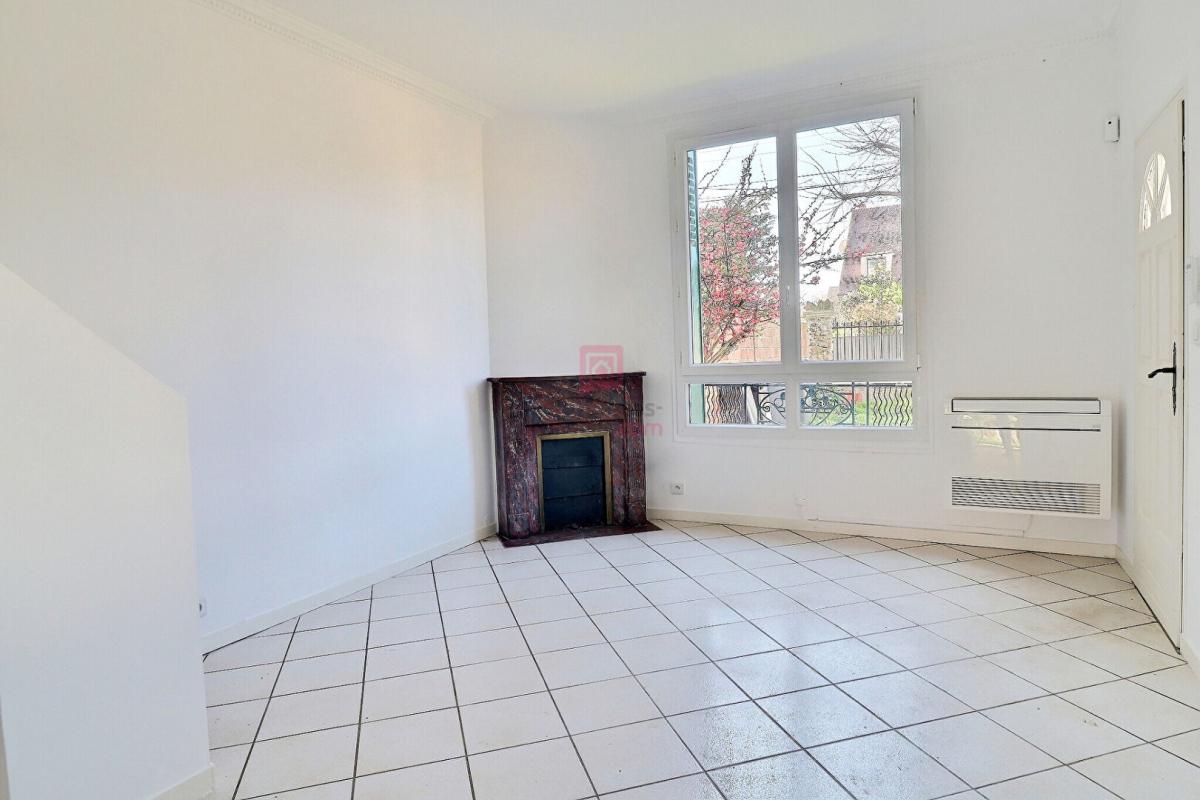 SAINTE-GENEVIEVE-DES-BOIS Maison Sainte Genevieve Des Bois 6 pièces 102 m² 5