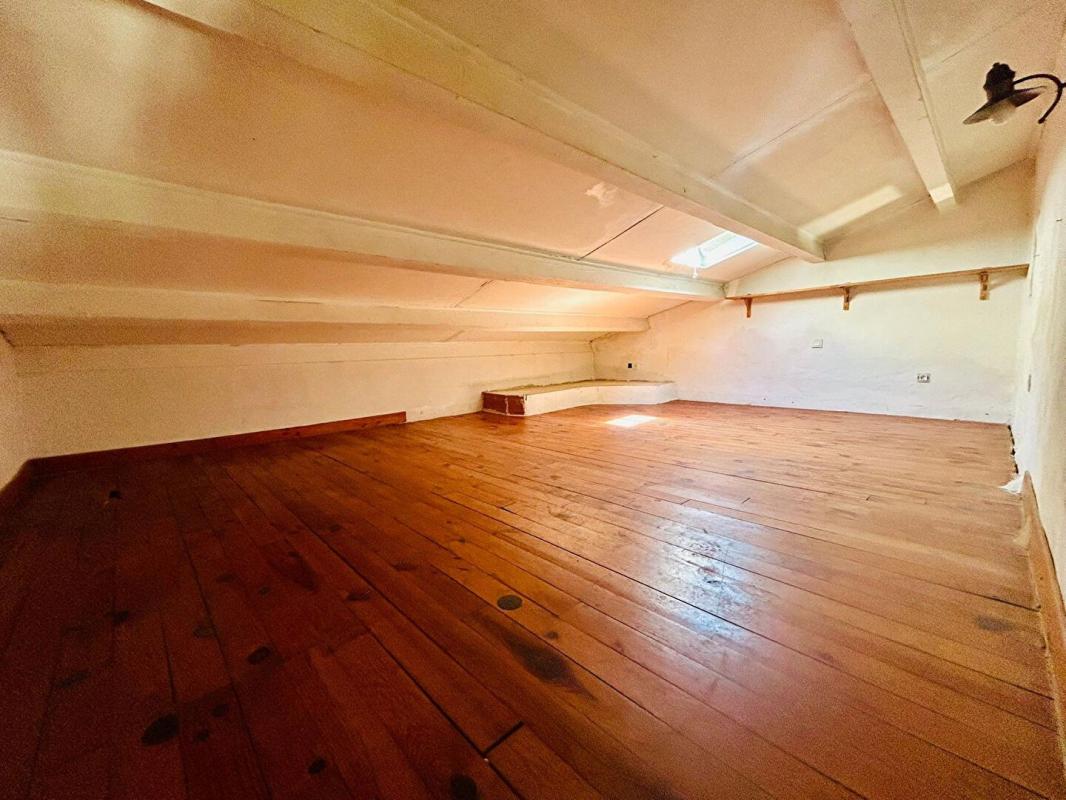 ROUGIERS ROUGIERS VILLA T5 sur 1857 m² de terrain 15