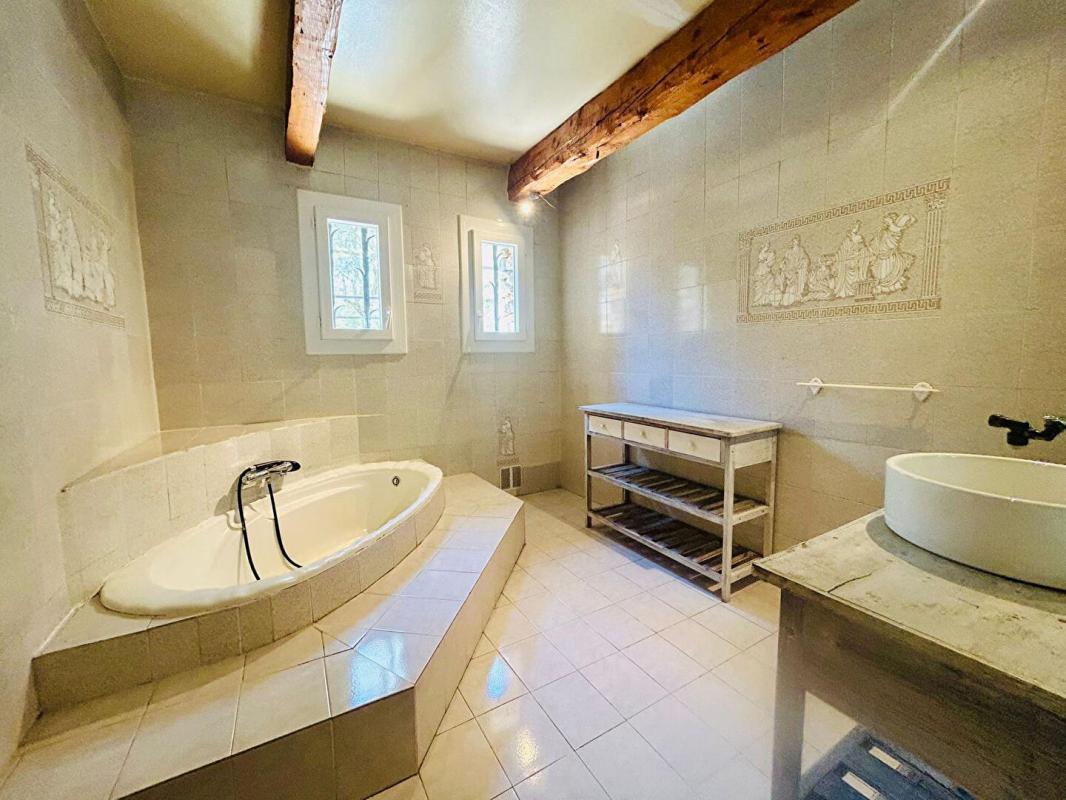 ROUGIERS ROUGIERS VILLA T5 sur 1857 m² de terrain 17