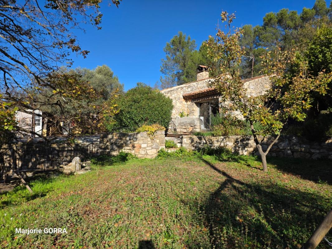 ROUGIERS ROUGIERS VILLA T5 sur 1857 m² de terrain 3